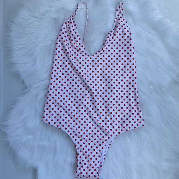 New GUESS Full swimsuit with narrow adjustable straps SZ S - Picture 4 of 7